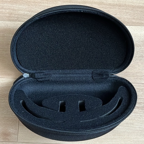 Oakley Radar Array Soft Vault Case - Picture 4 of 6